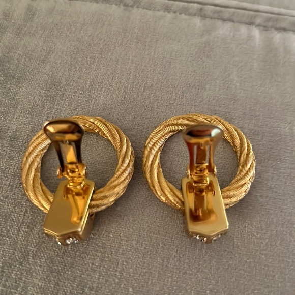 ❤️🎉HOST Pick🎉❤️ Christian Dior Pave’ Crystals Gold Tone Hoop Earrings.🥰 - Picture 2 of 6